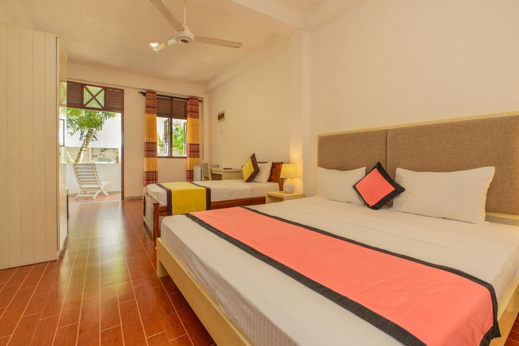 The Calm Of8 Hotell Unawatuna Exteriör bild